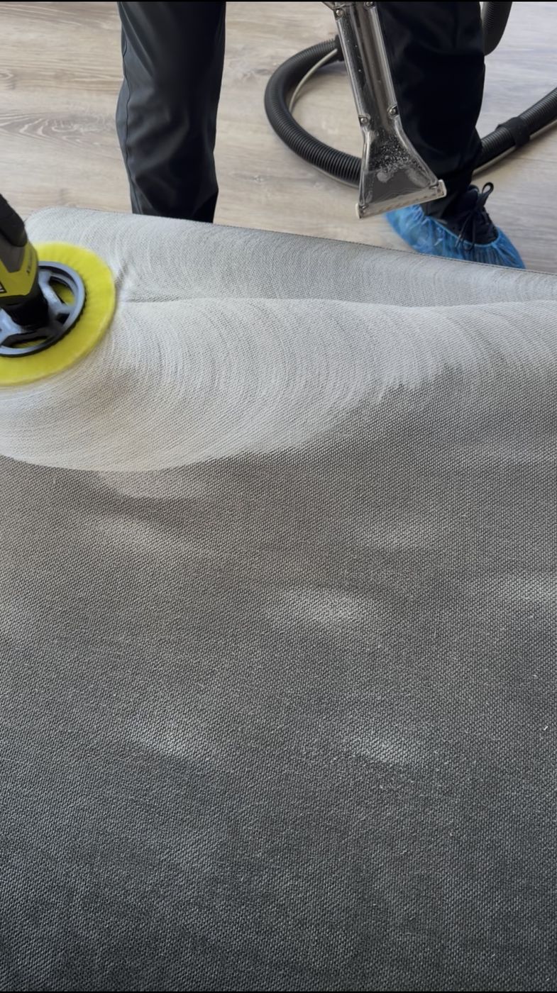 Low moisture agitation on delicate fibers